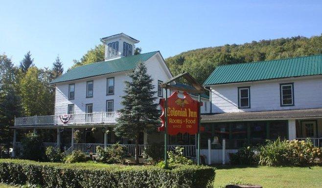 Colonial Hotel Pine Hill