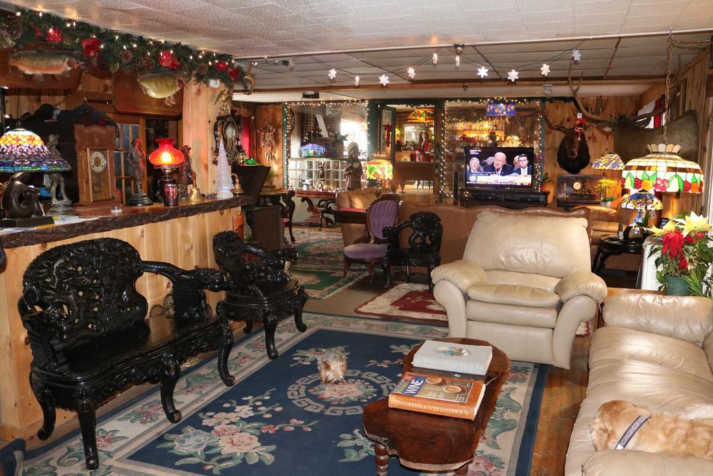 Colonial Hotel 2*