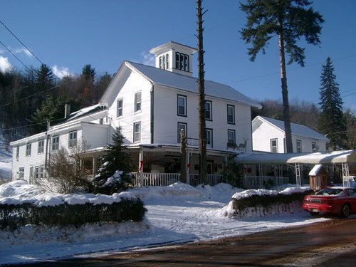 Colonial Hotel 2*